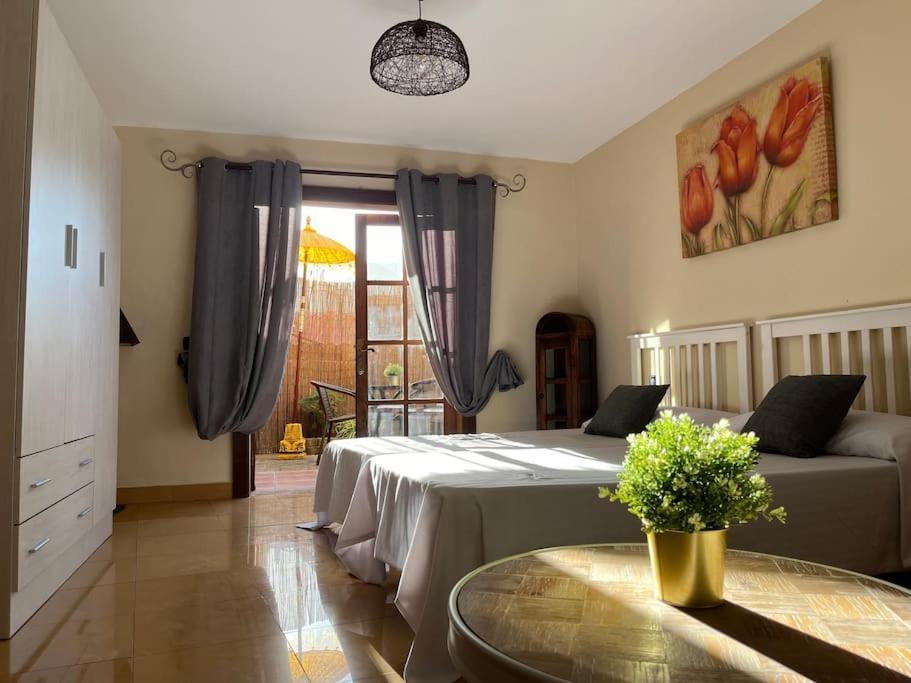 Casa Con Piscina En El Centro Villa Los Llanos De Aridane Bagian luar foto